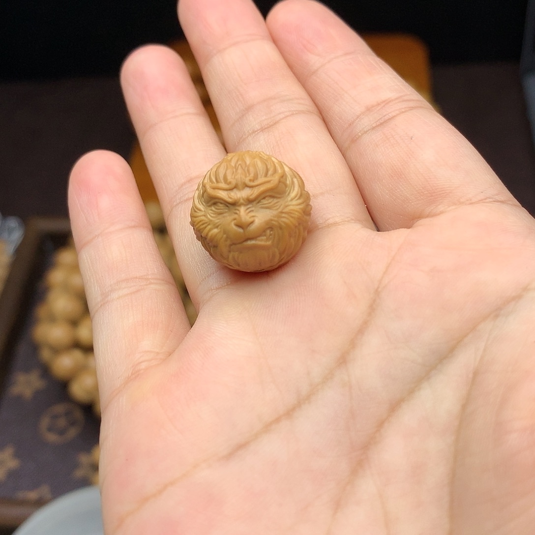 核桃猴头单颗18左右