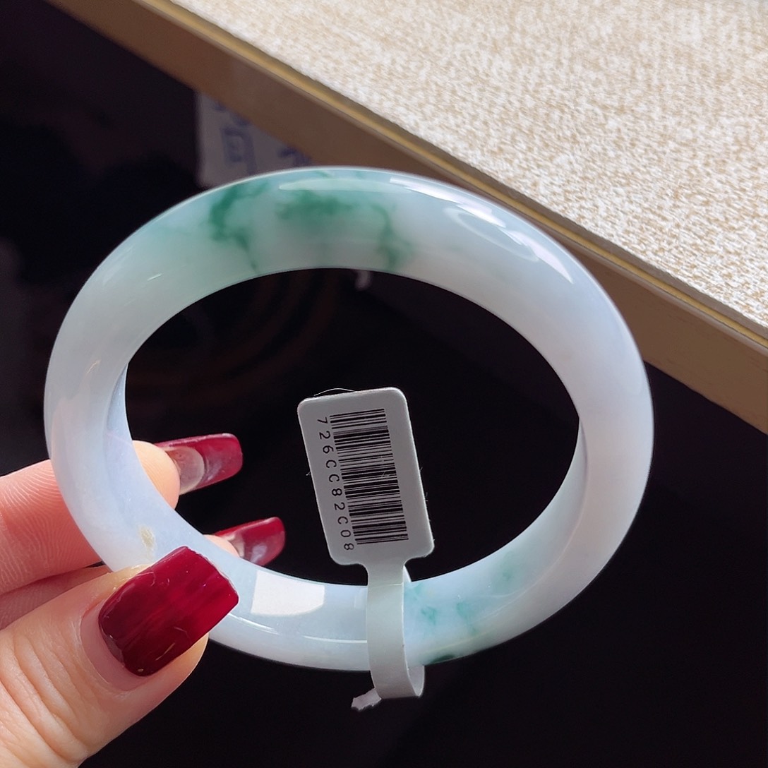 翡翠手镯未镶嵌手镯