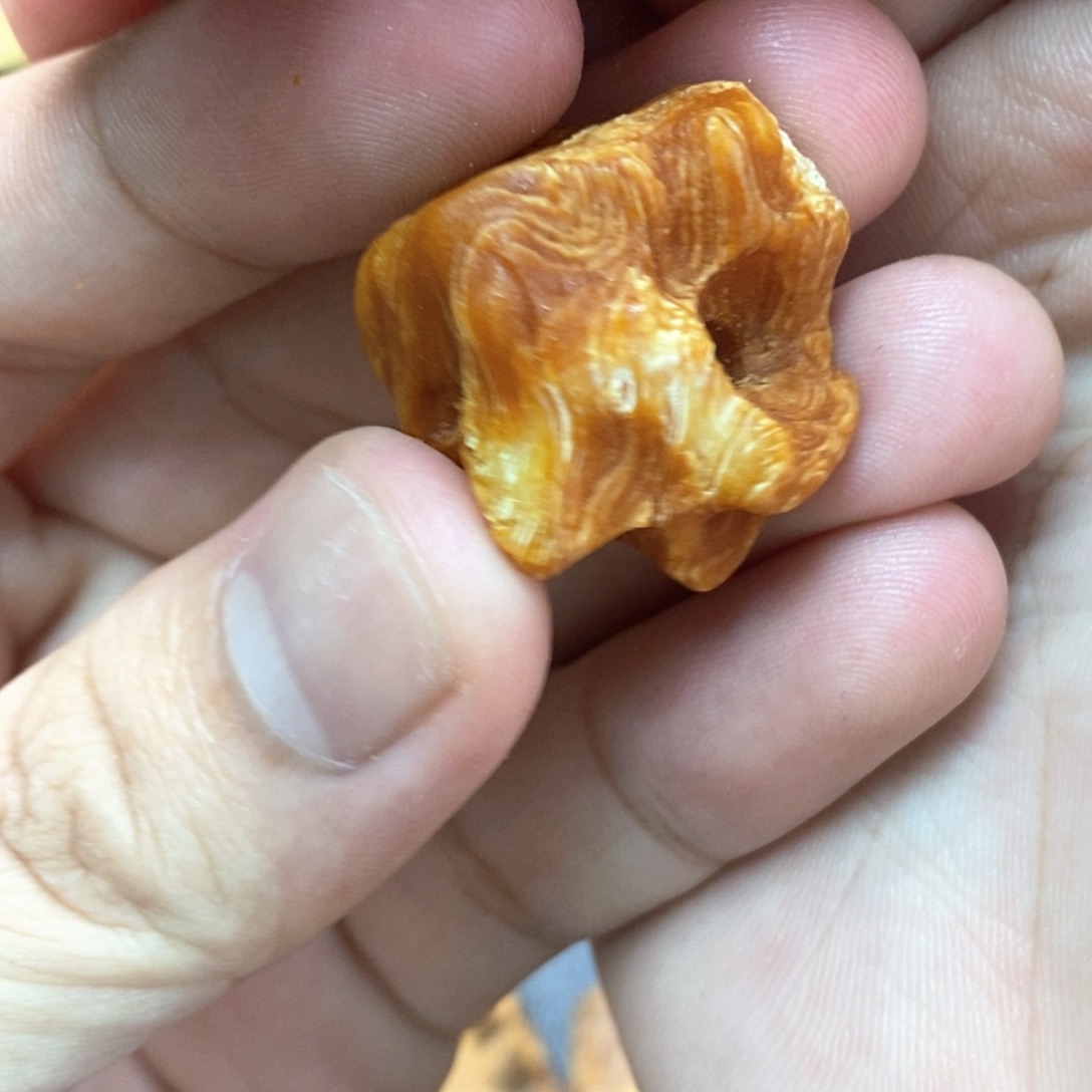 定制琥珀未镶嵌蜜蜡