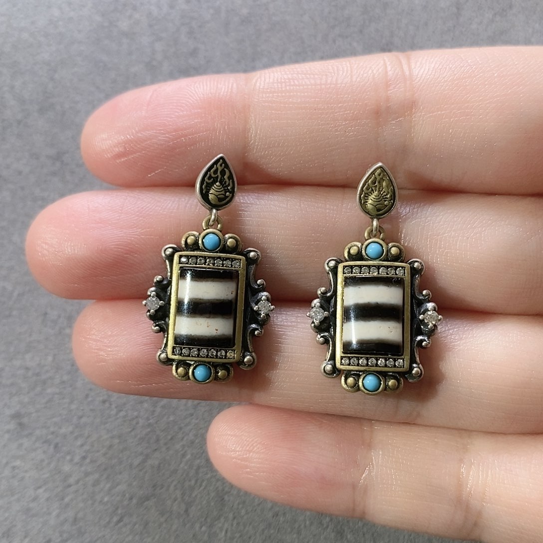 玛瑙/玉髓耳饰未镶嵌