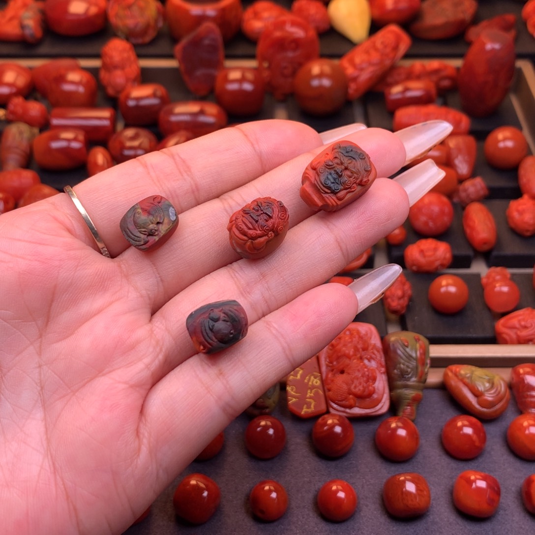 南红玛瑙未镶嵌原矿包浆黄财神三通套装