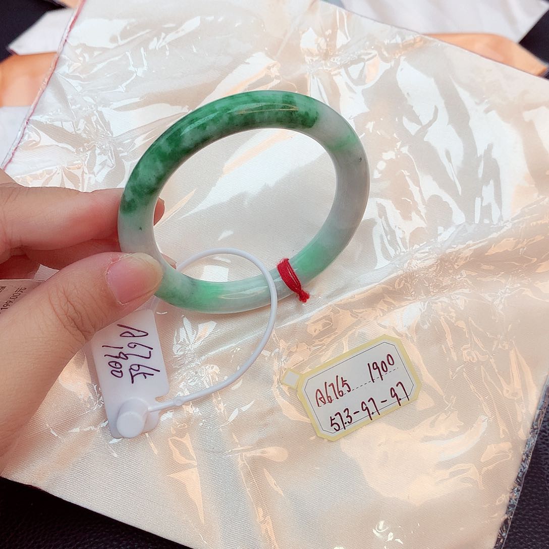 翡翠手镯未镶嵌天然缅甸翡翠A货