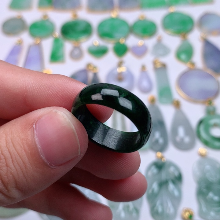 翡翠颈饰未镶嵌天然翡翠a货