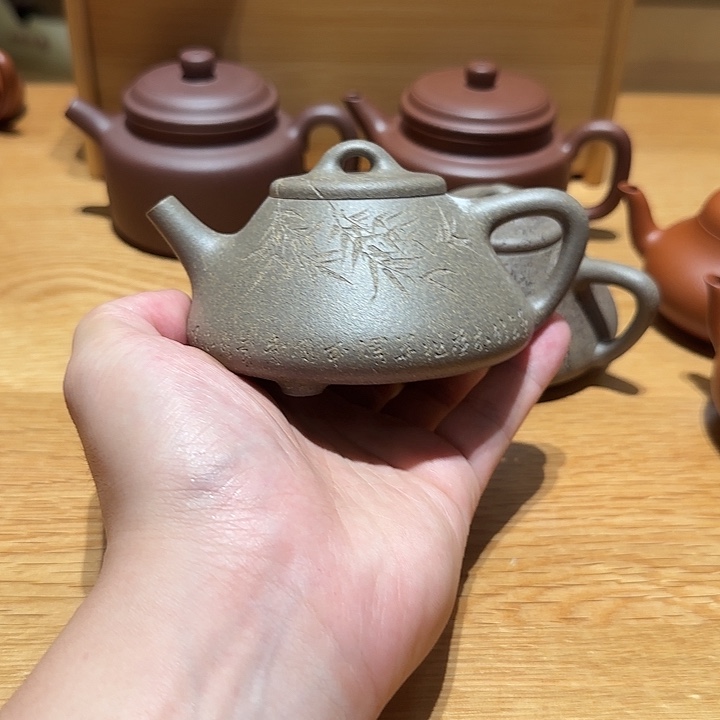 此***水茶壶紫砂青段刻竹子冶
