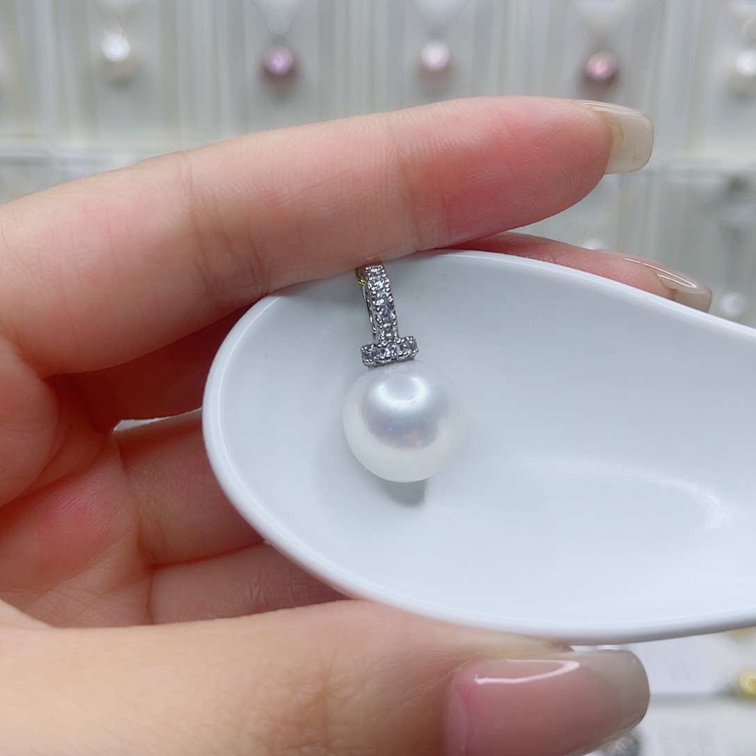 淡水珍珠未镶嵌吊坠(赠链)