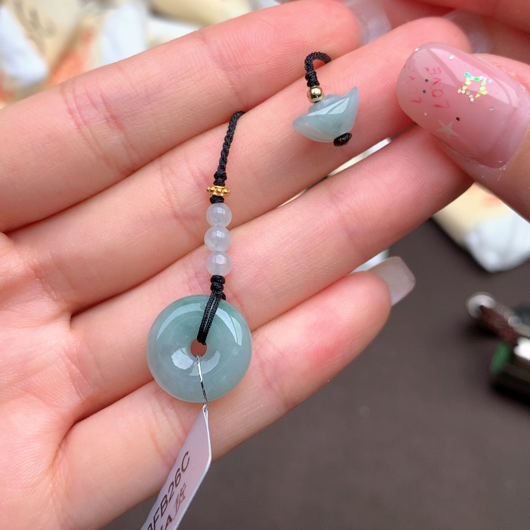 【闪购商品】翡翠挂件未镶嵌一