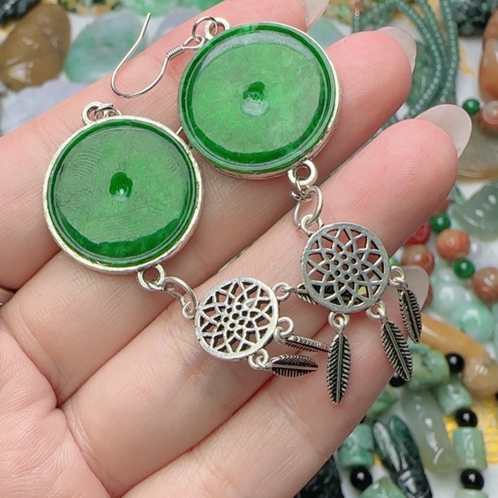 宠***儿翡翠未镶嵌颈饰天然A货