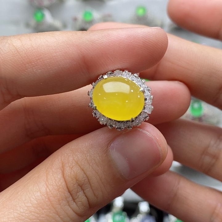 翡翠戒指未镶嵌蛋面
