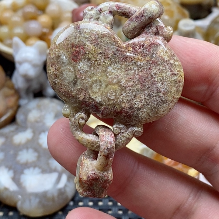 石英质玉颈饰未镶嵌