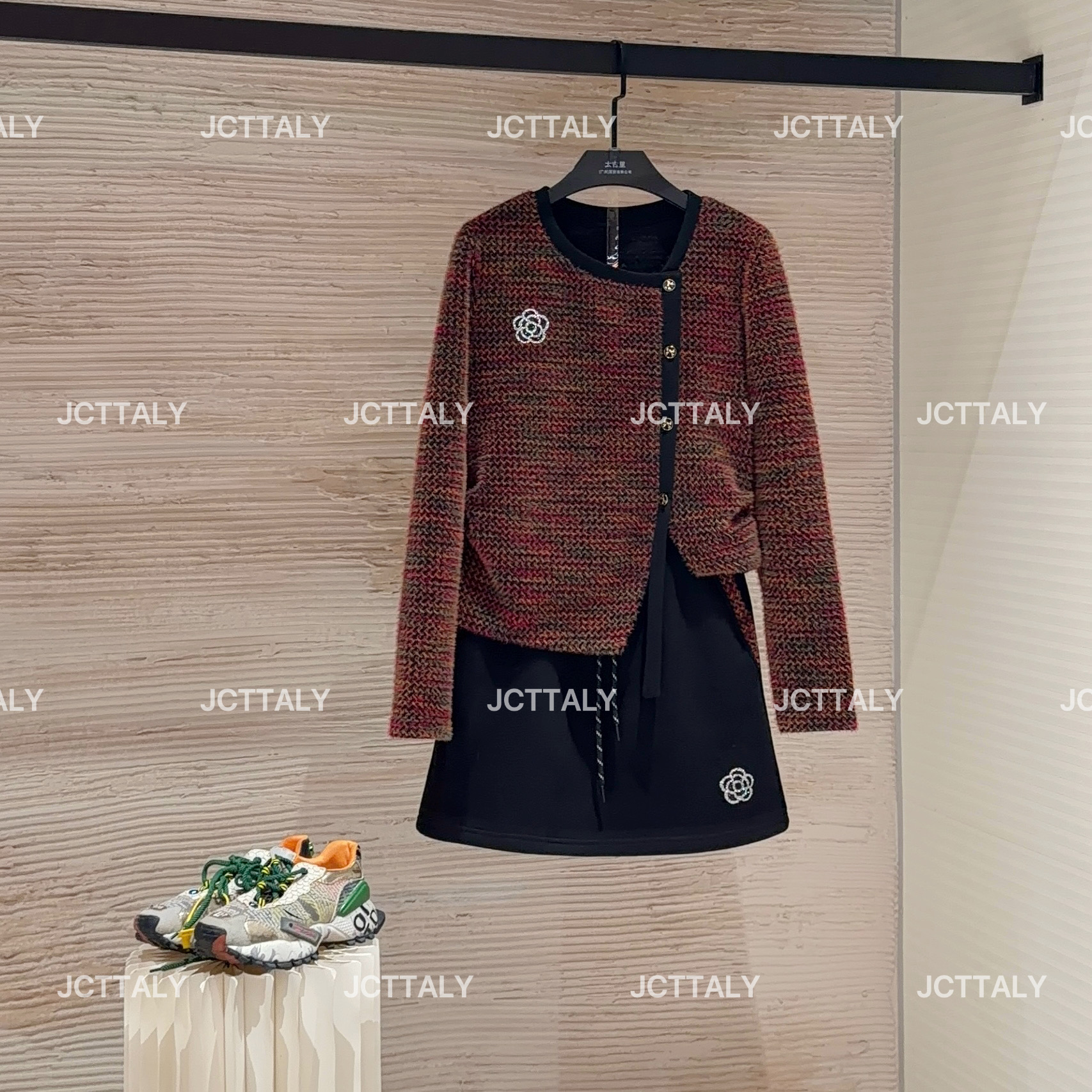 【宠粉价】（加绒）复古红棕粗花呢山茶花装饰遮肉显瘦套装TZ-921