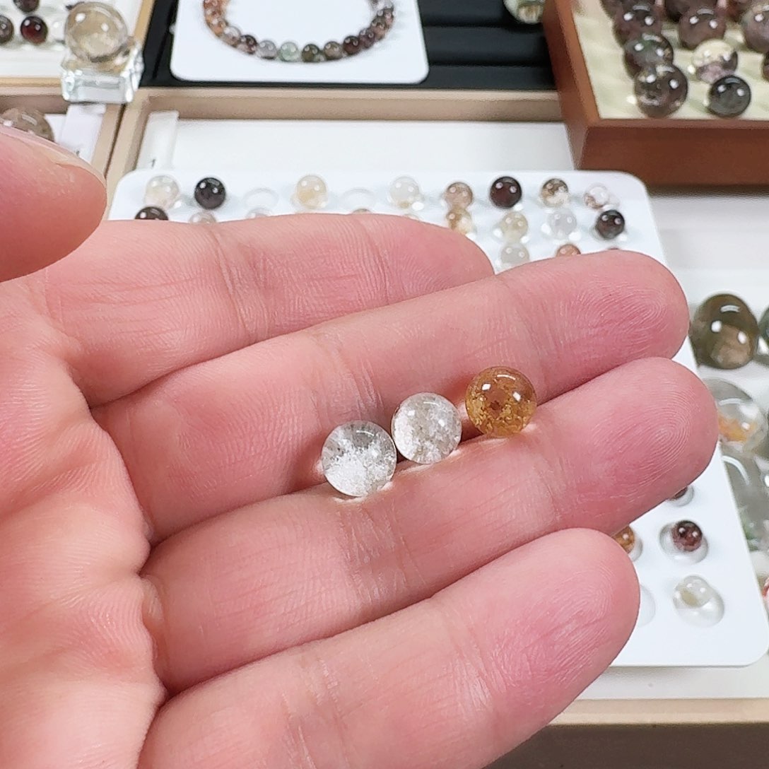 水晶颈饰未镶嵌清*?