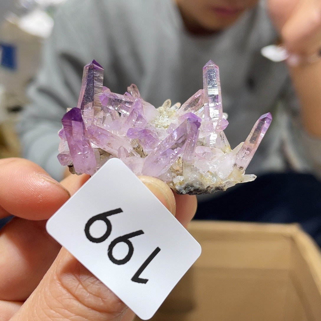 水晶摆件……未镶嵌