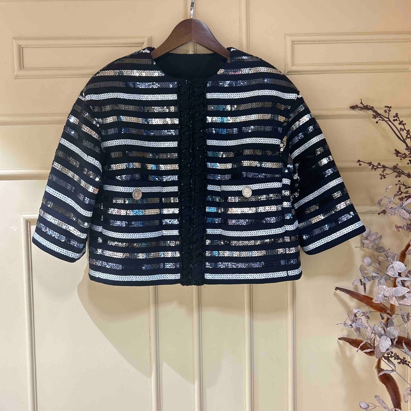 Chanel22c黑白cc亮片条纹外套fr36