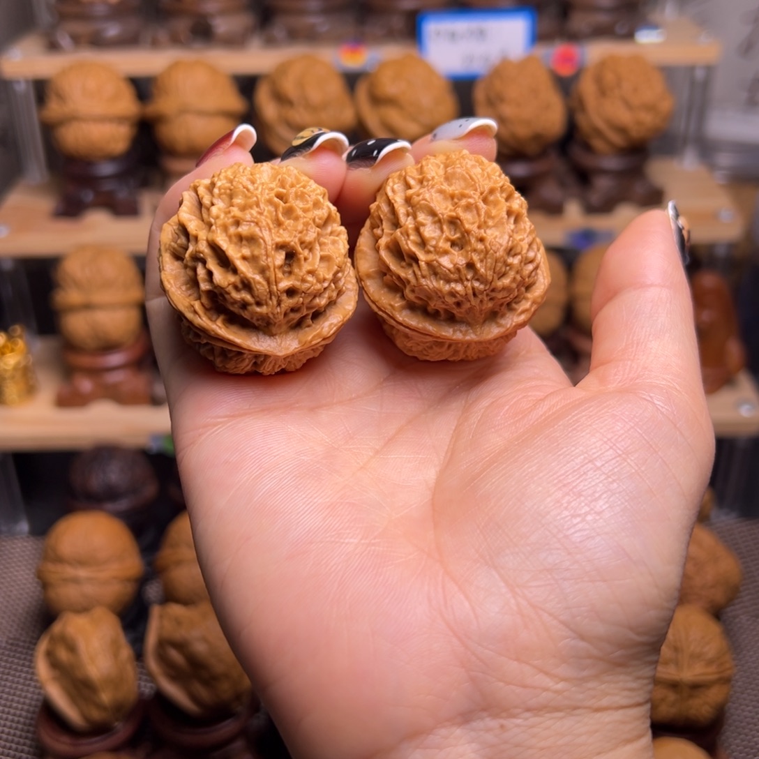 桃核把件Shanhu纹绣球