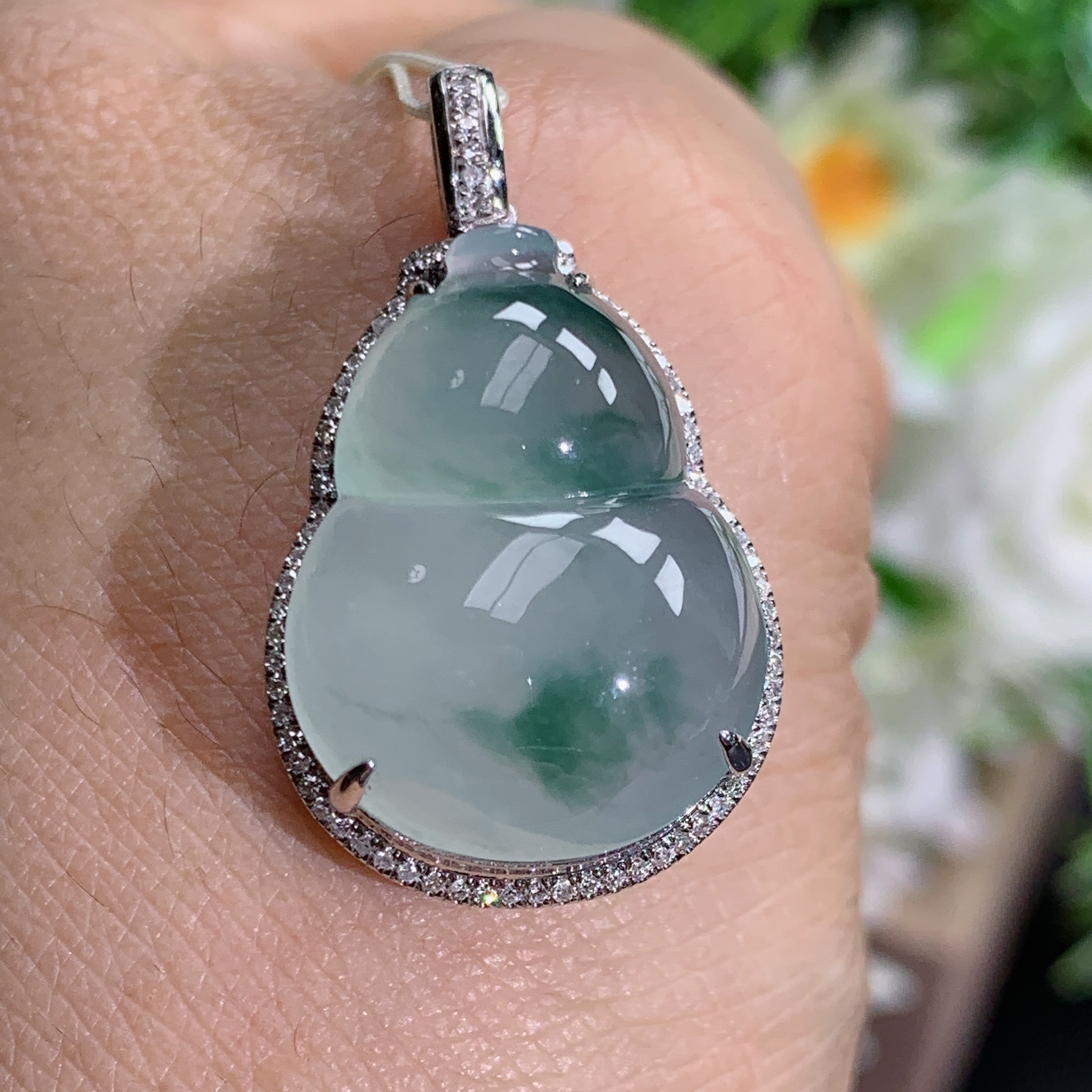 尺寸29.1×17.2×10.2缅甸天然翡翠A货18k金老种冰胶飘花葫芦吊坠