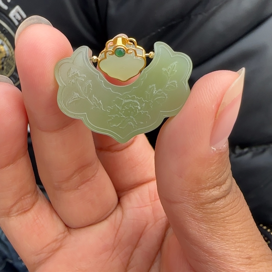 和田玉颈饰18K金镶嵌