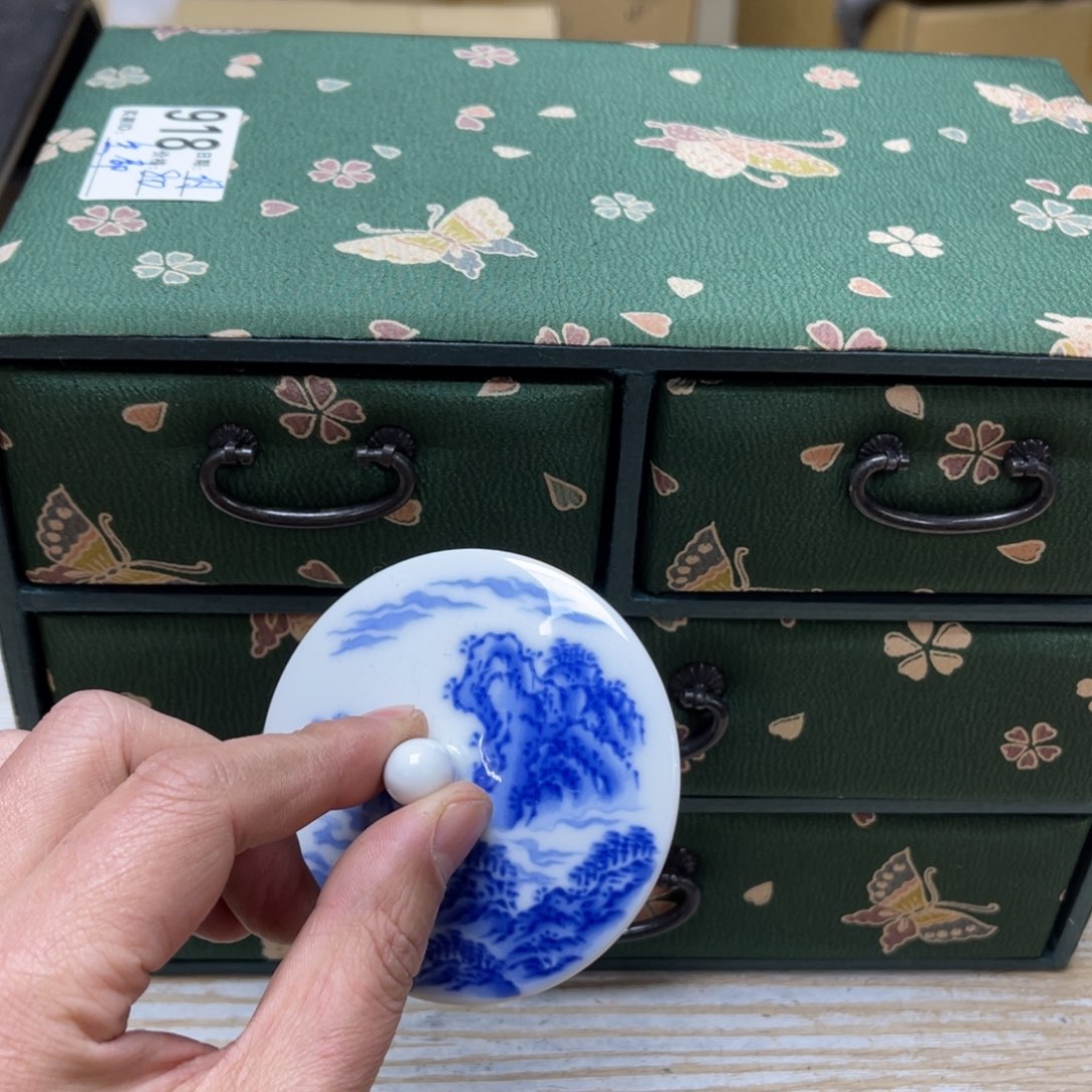 瓷片生****动密密麻麻的一个小故事