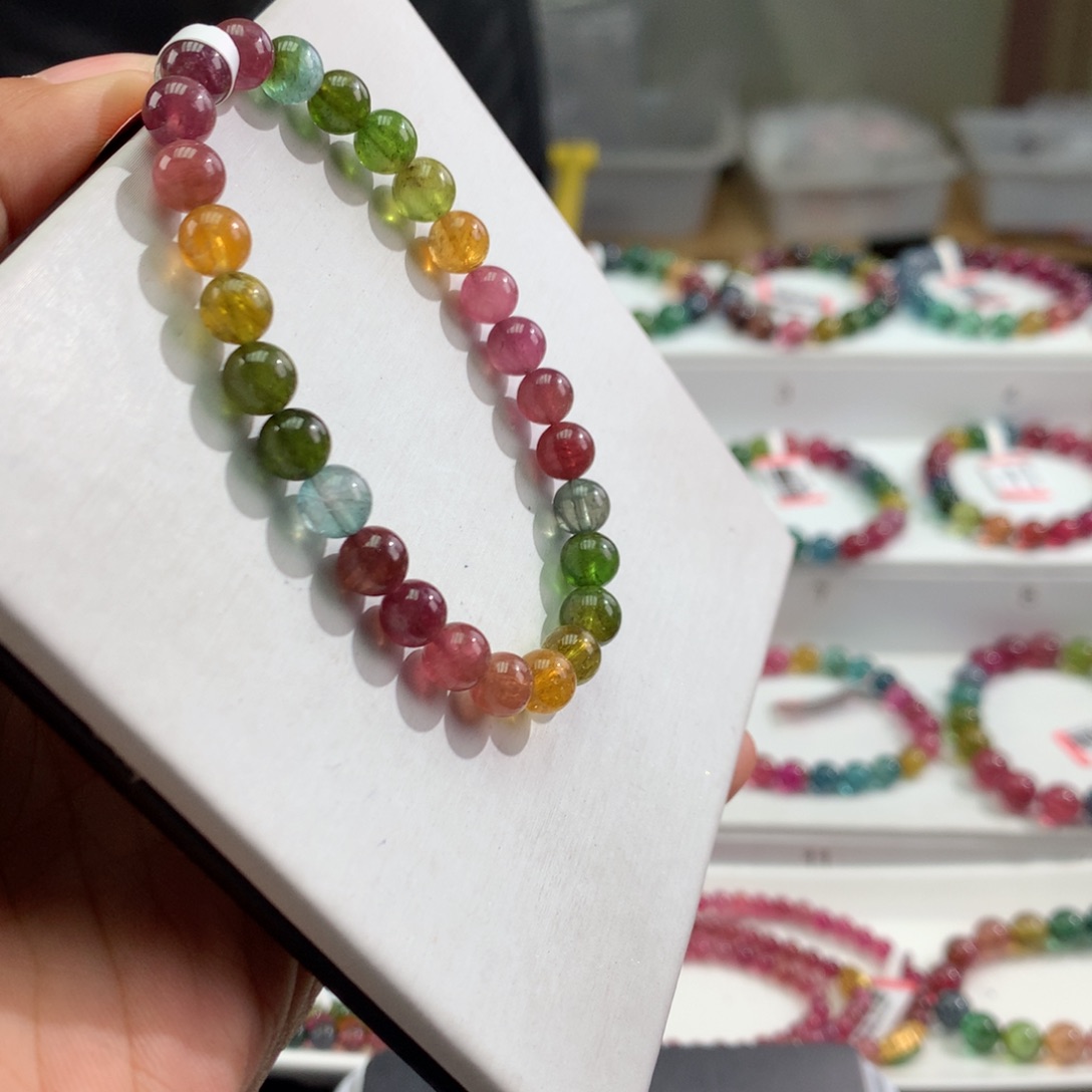 碧玺手链未镶嵌      6.8mm。    