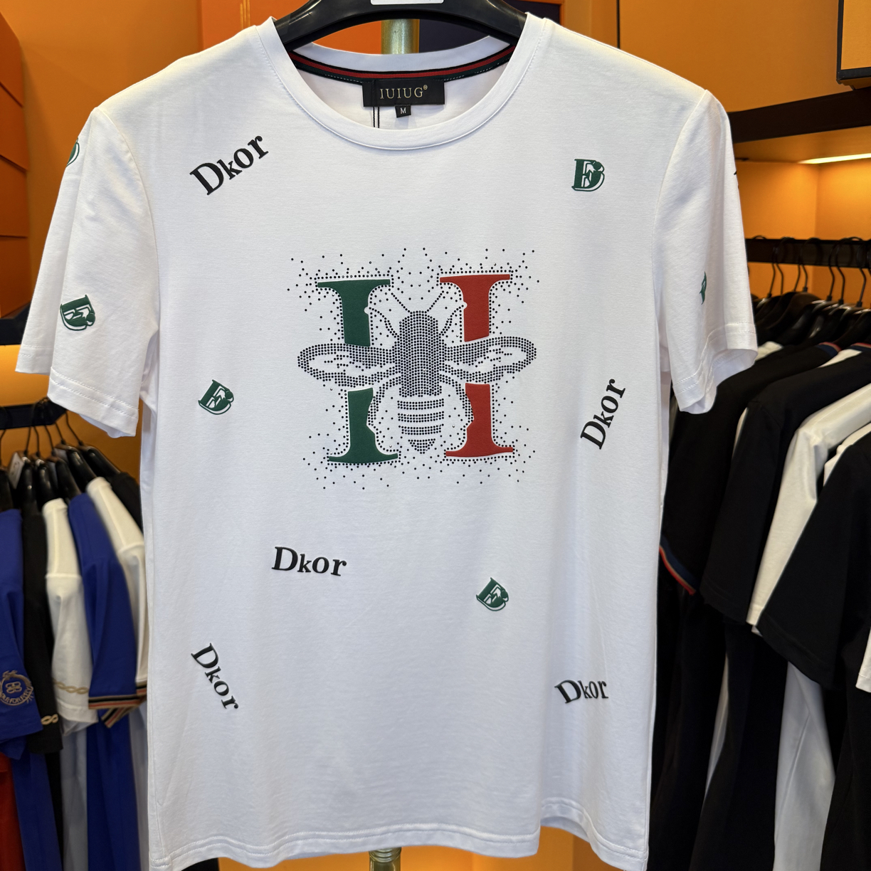 六十二号链接--D87582--亮钻蜜蜂 百搭短袖丝光棉T恤刺绣