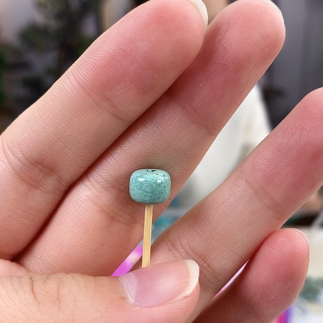 X***C绿松石未镶嵌珠宝奇石