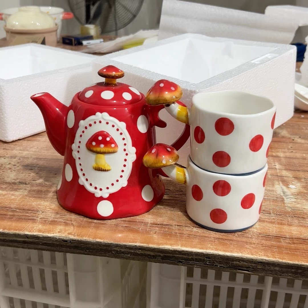 日式蘑菇风陶瓷高颜值水杯茶具（一壶两杯）（默认微瑕）