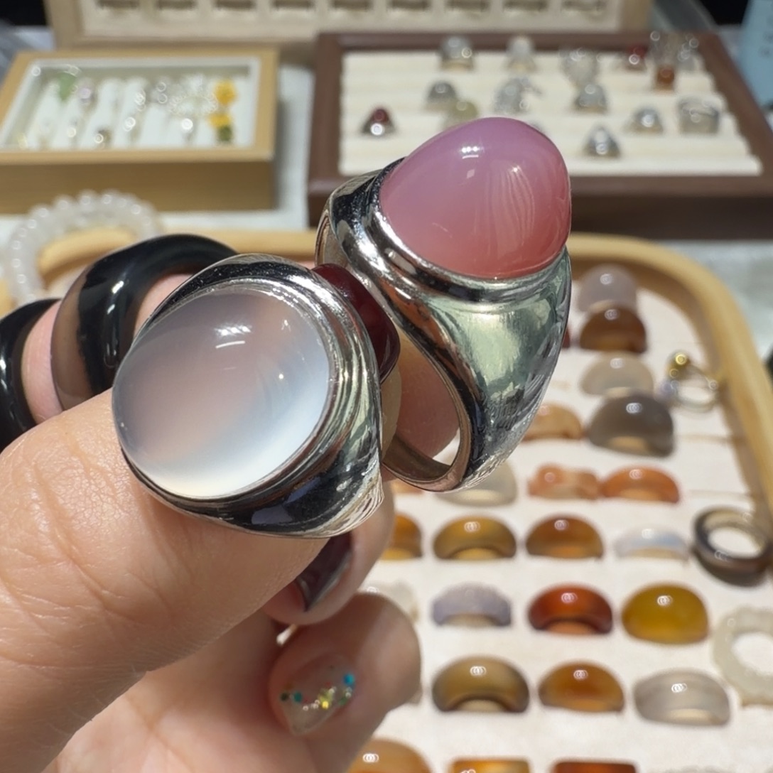 松***八玛瑙/玉髓未镶嵌戒指