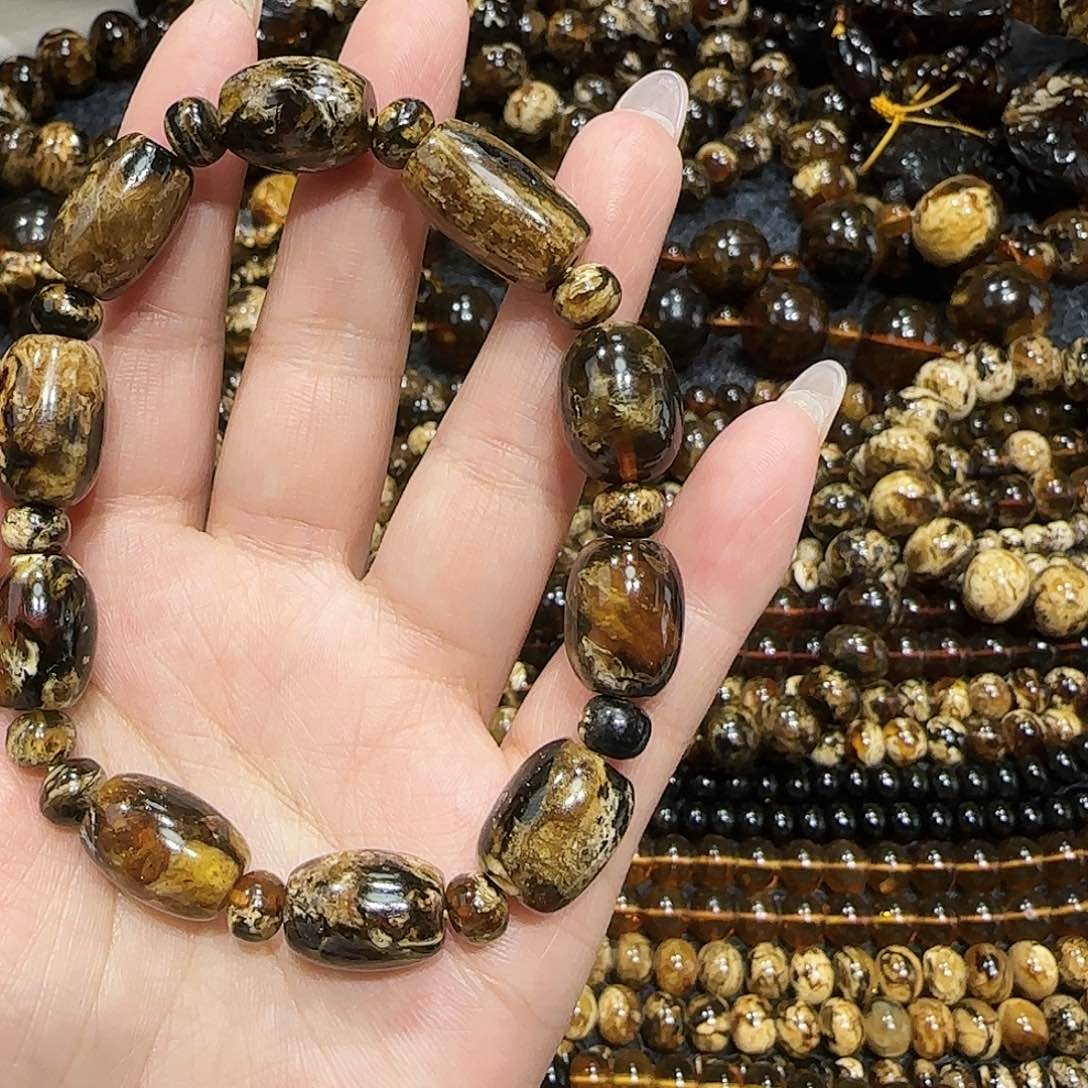 琥珀耳饰未镶嵌平****?抚顺琥珀