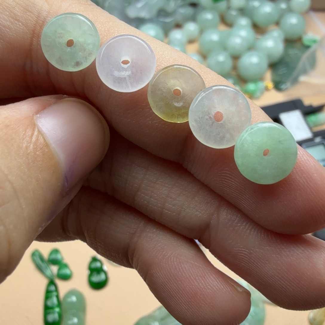 翡翠未镶嵌颈饰123