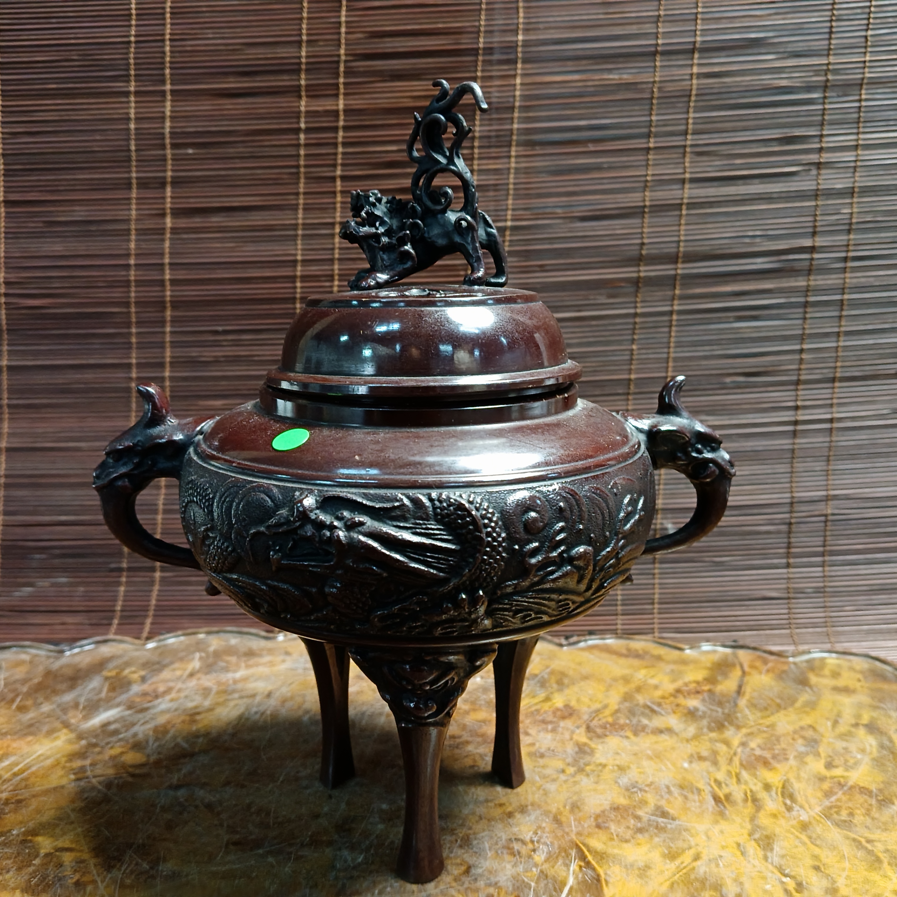 292号铜制三足微脱漆香炉