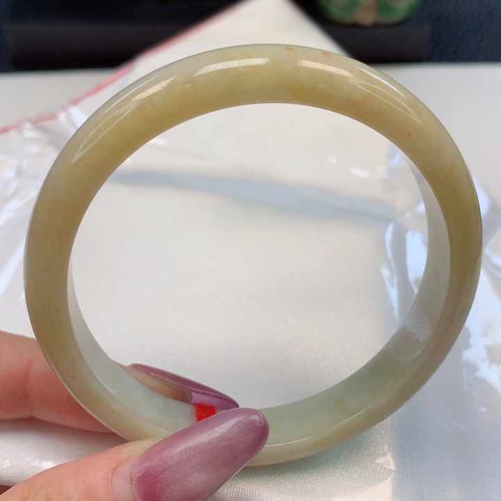 翡翠手镯未镶嵌57圈