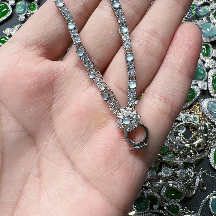 翡翠颈饰未镶嵌天然A货翡翠放漏