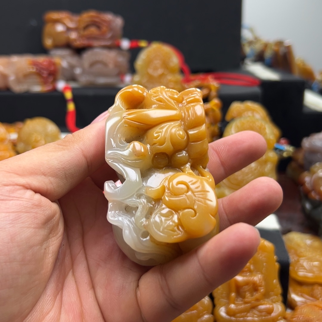 石英质玉（黄龙玉）未镶嵌多选发其一