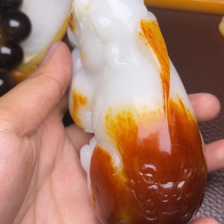 和田玉颈饰未镶嵌钱**爷