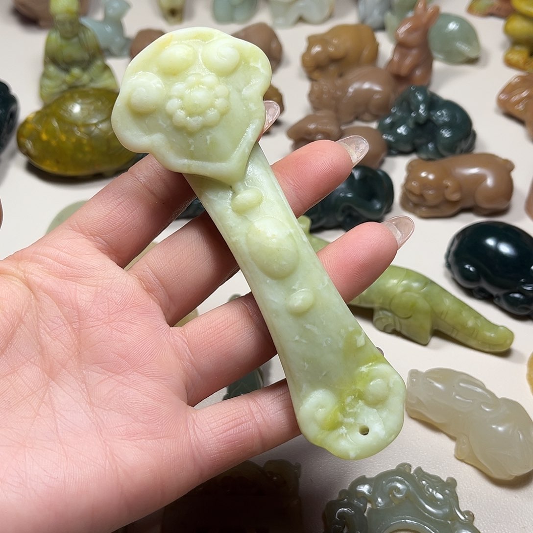 白玉菩提吊坠白玉菩提吊坠