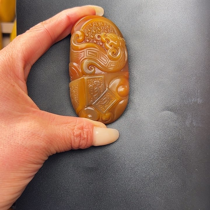 石英质玉黄蜡石手把件未镶嵌影*