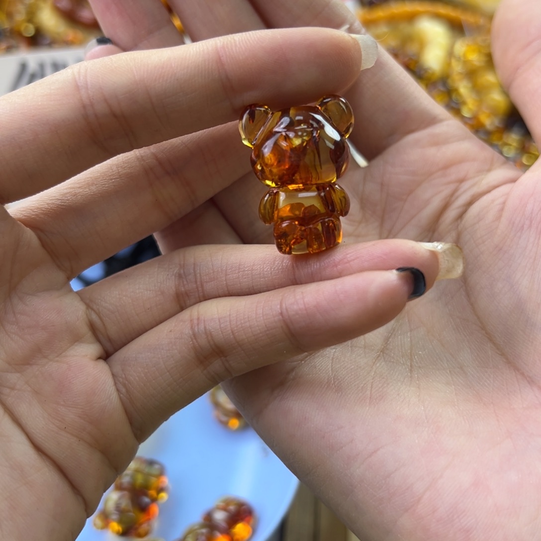 琥珀珠宝奇石未镶嵌