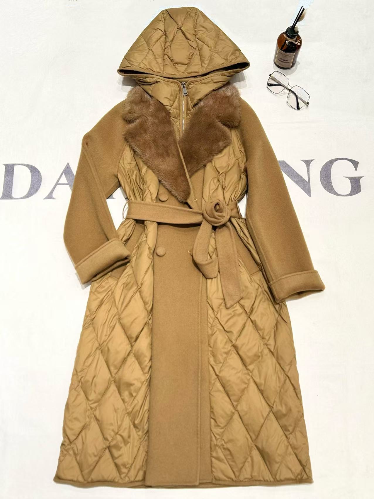 [68岁小姐姐]气质赫本风90白鹅绒拼接羊毛呢水貂毛领大衣NM 2506