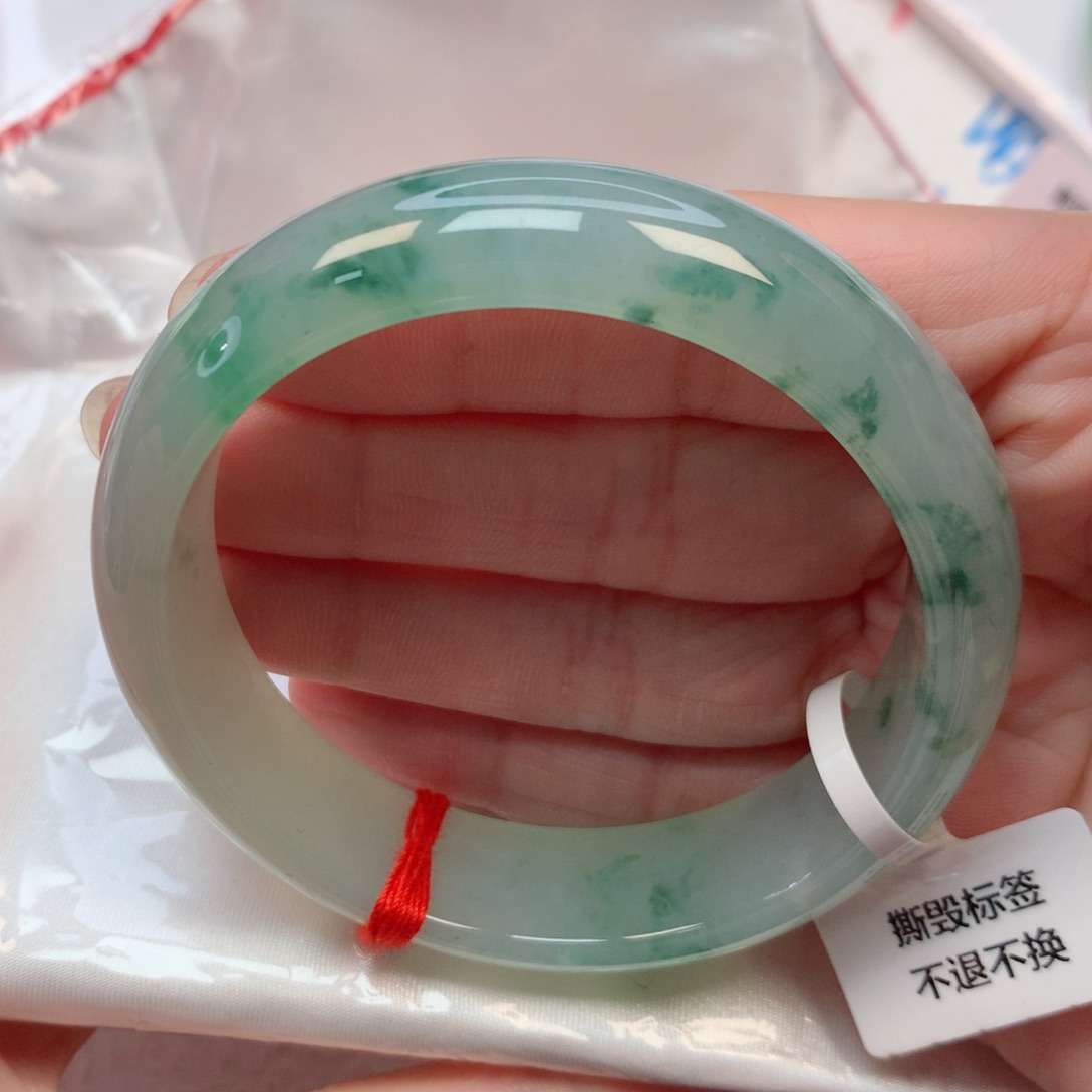 翡翠手镯未镶嵌56.7圈 冰绿底飘绿花 轮胎镯无纹裂