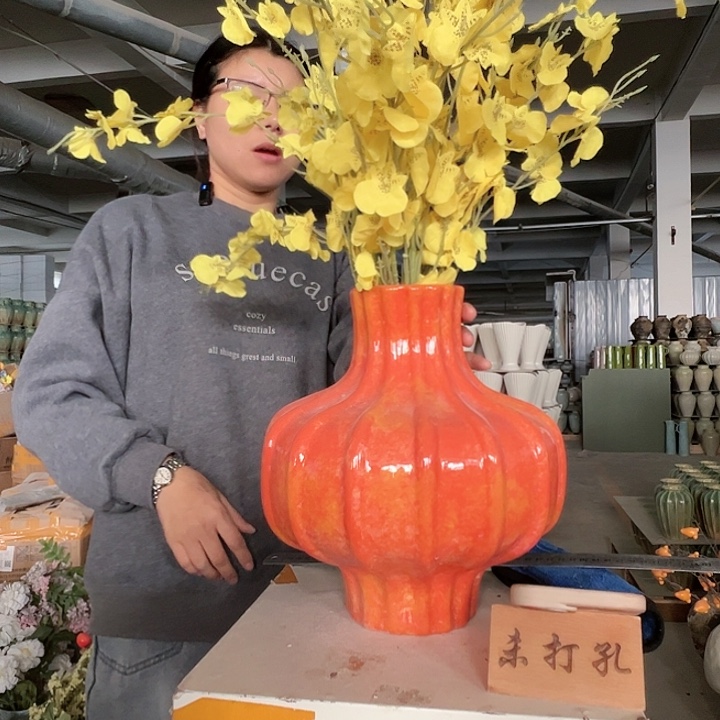 景德镇陶瓷花瓶工厂