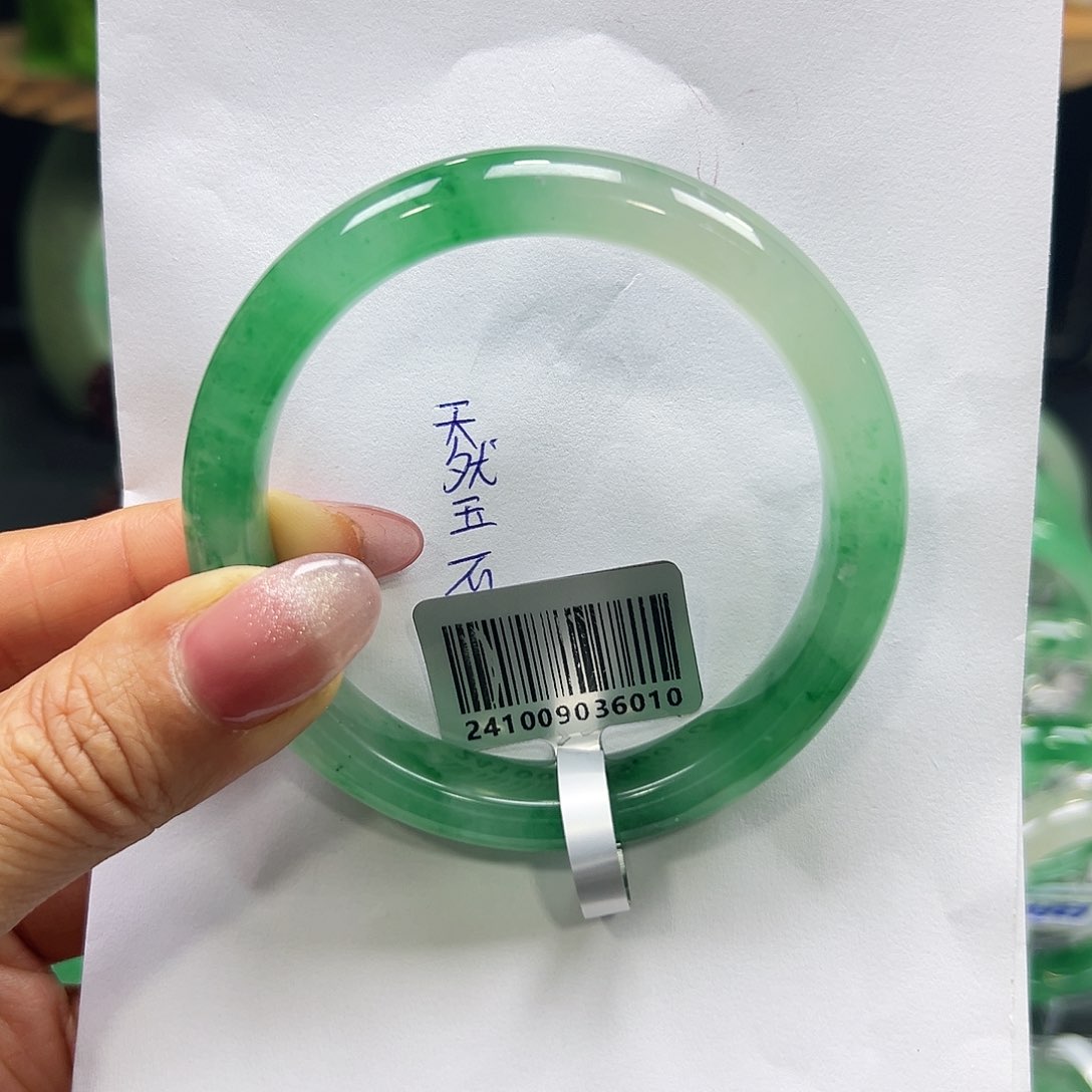 石英质玉手镯未镶嵌等****风