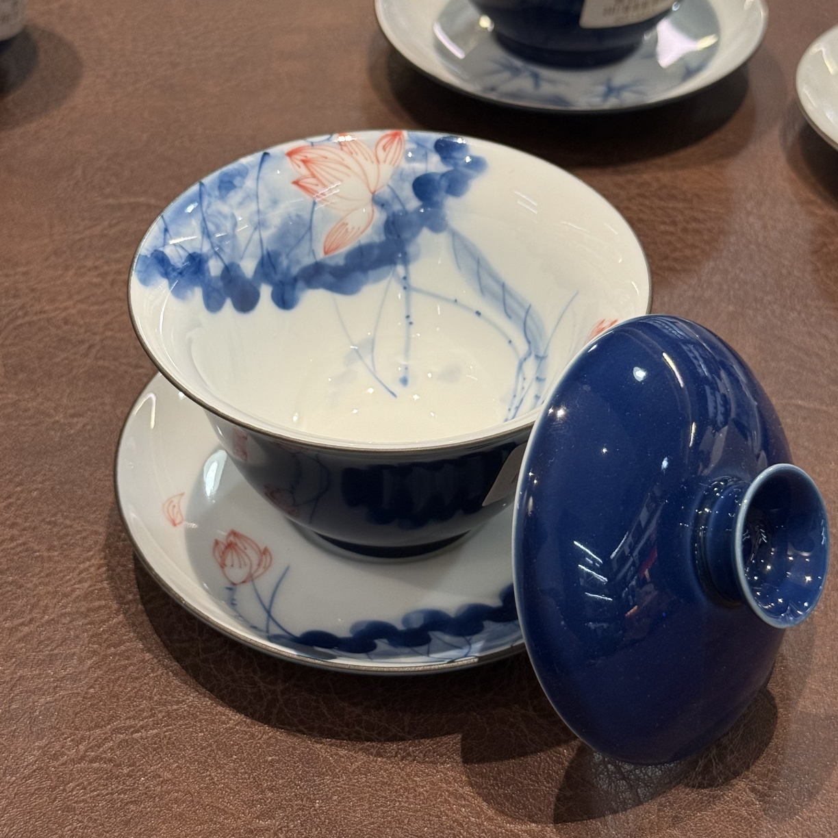 霁蓝手绘清韵荷花三才盖碗盖下 150ml