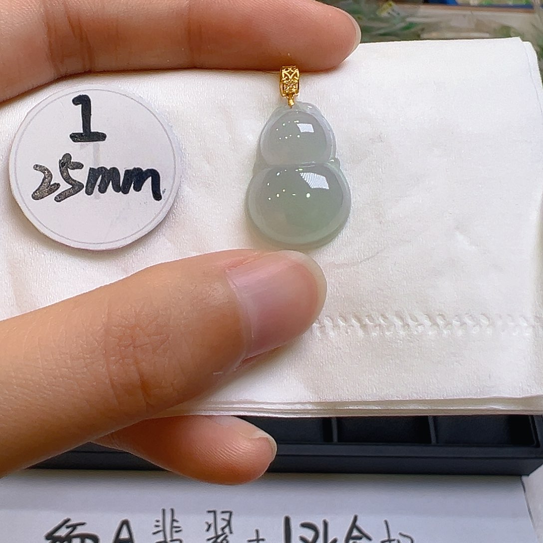 翡翠颈饰18K金镶嵌翡翠