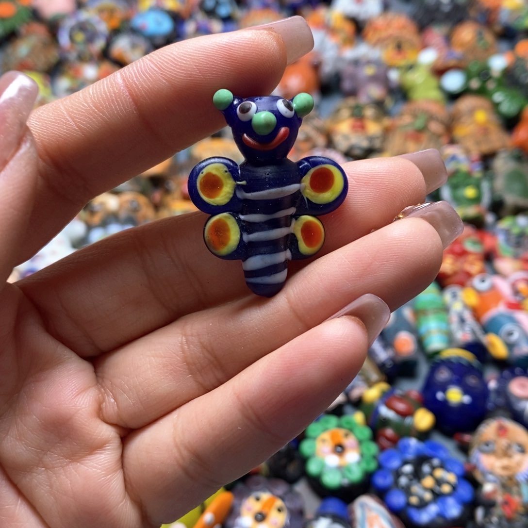 琉璃颈饰印度尼西亚蝴蝶