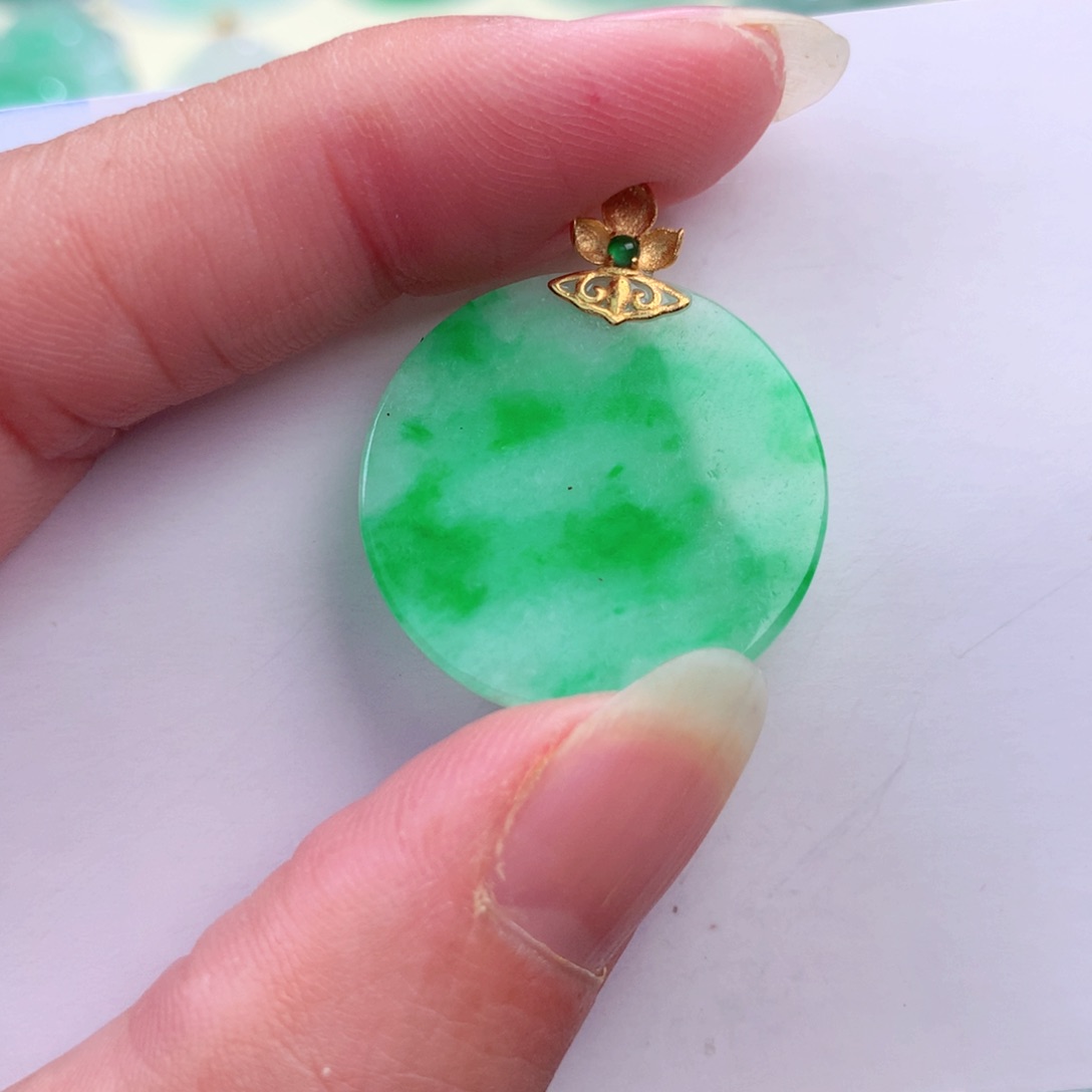 翡翠吊坠(不含链)18K金镶嵌