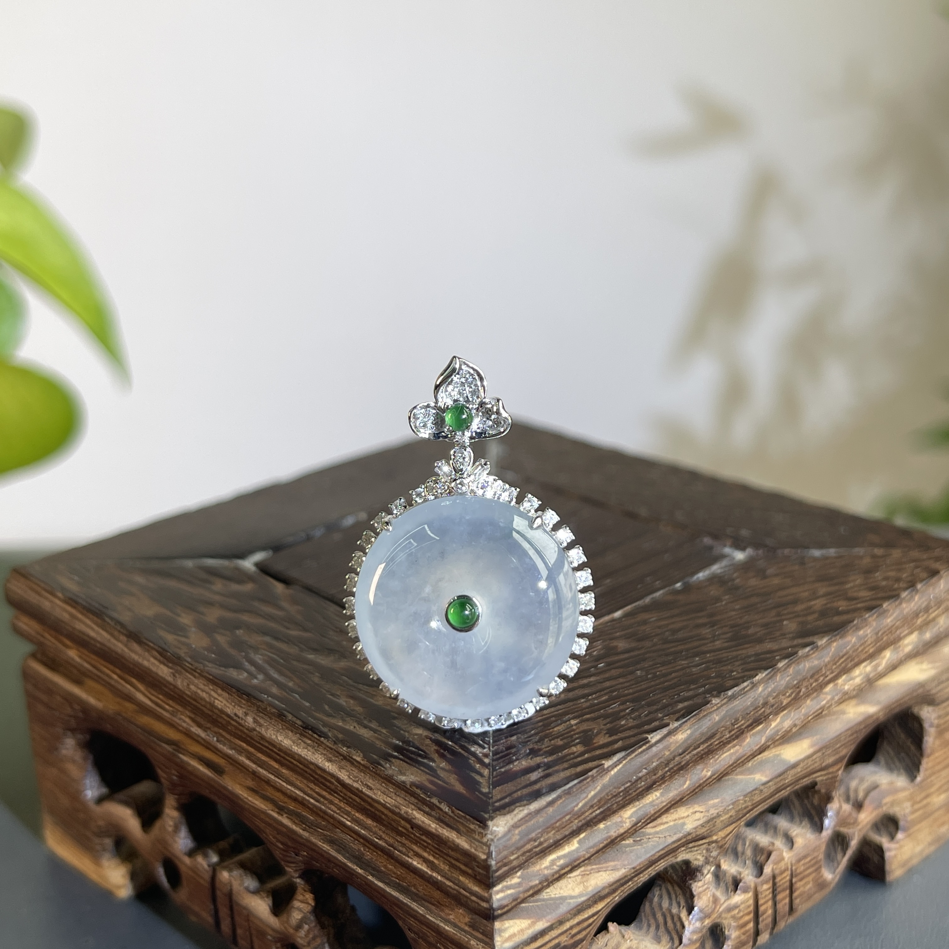 JTW12-181  天然缅甸A货翡翠  18K含钻镶嵌平安扣