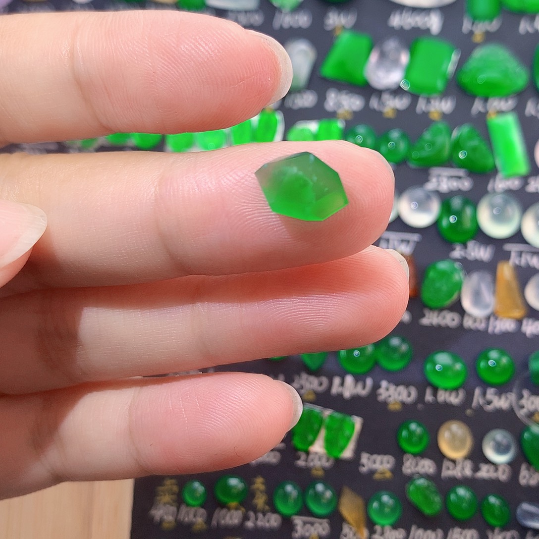 翡翠未镶嵌颈饰纯天然翡翠a货