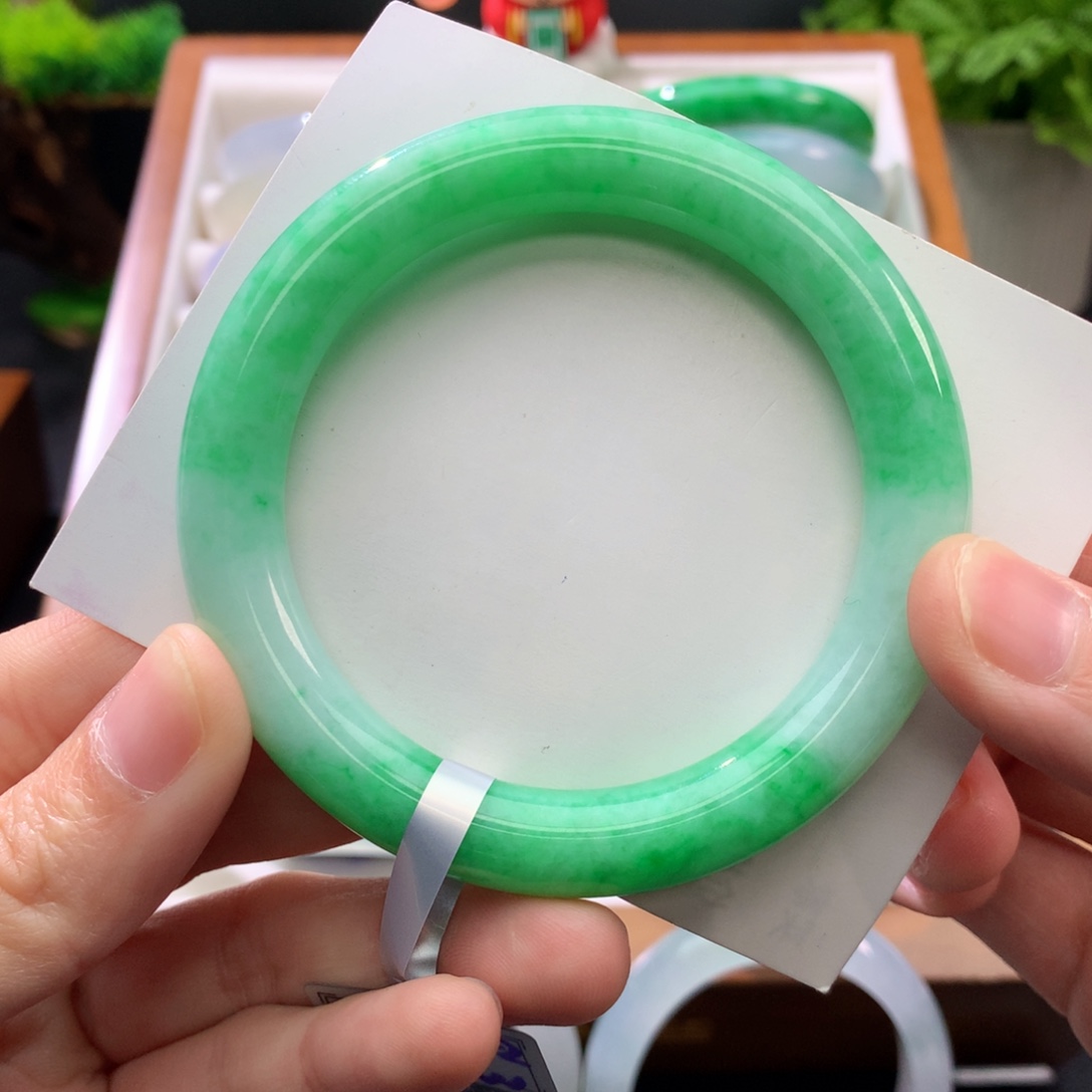 翡翠未镶嵌手镯闪购 10