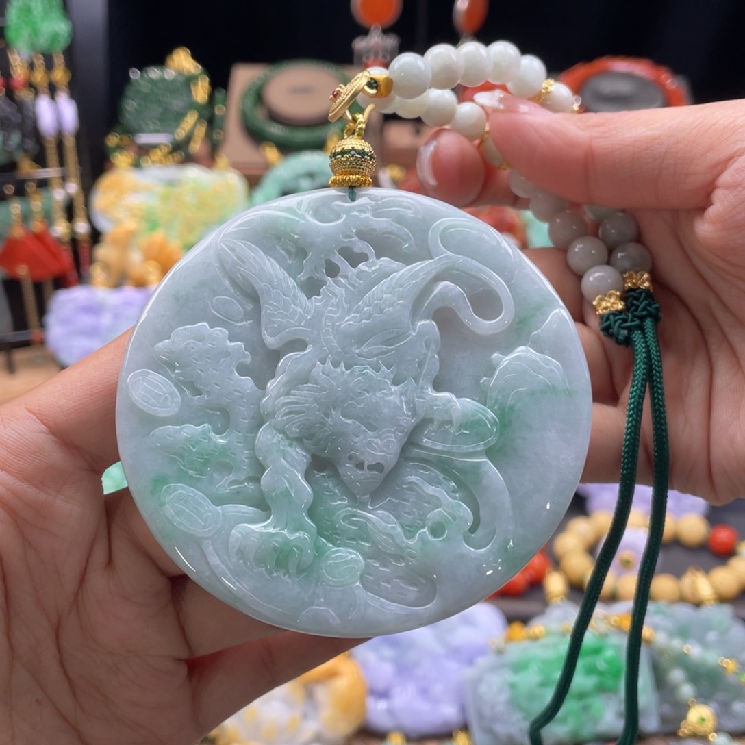 翡翠颈饰未镶嵌代编织