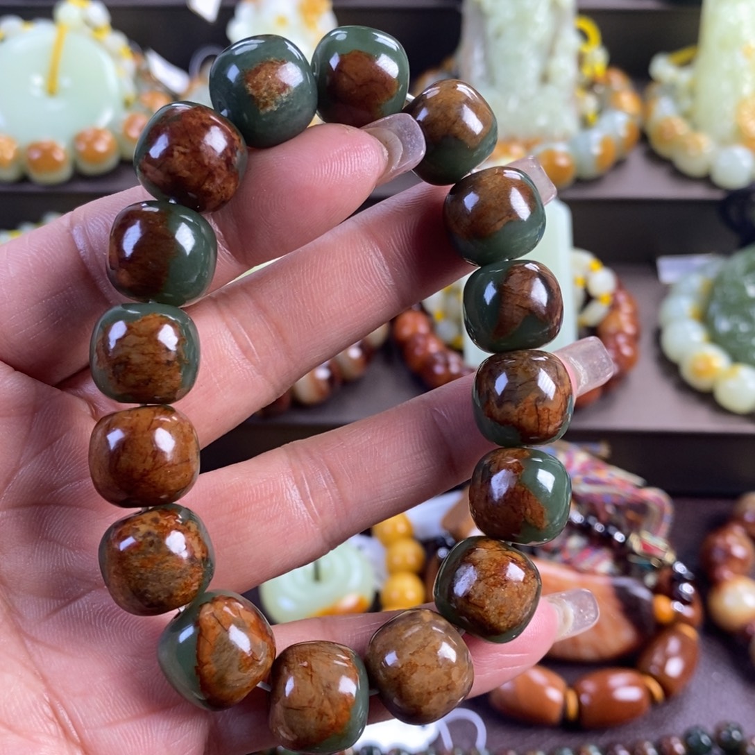 透闪石质玉未镶嵌手串