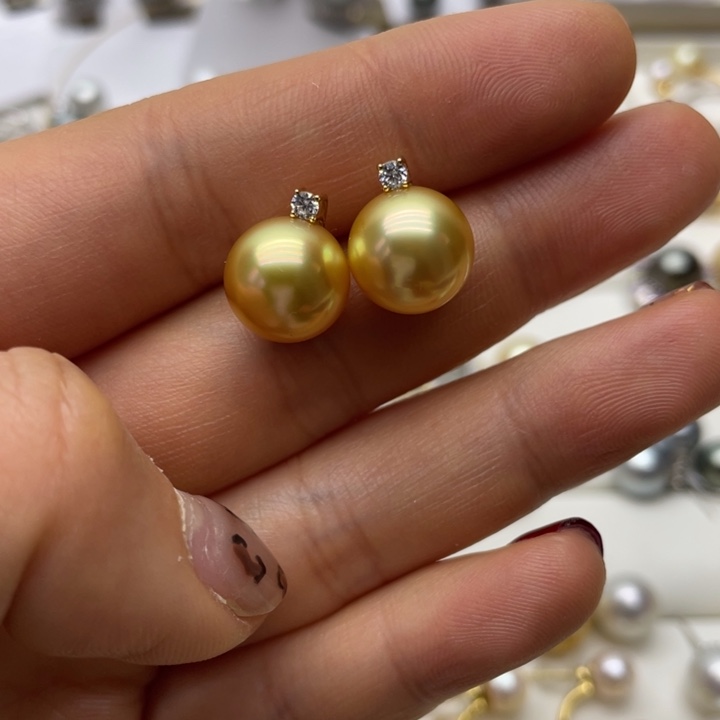 海水珍珠耳饰18K金镶嵌